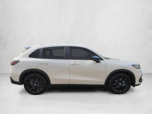 Used 2025 Honda HR-V Sport image 4