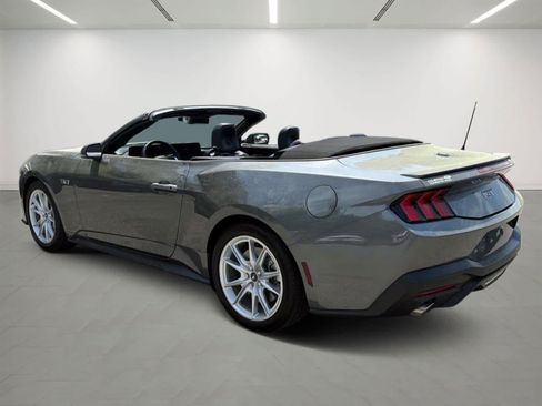 Used 2025 Ford Mustang GT Premium RWD image 3