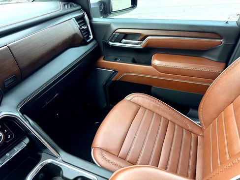 Used 2024 GMC Sierra 2500 Denali Ultimate image 39