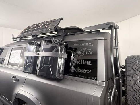 Used 2023 Land Rover Defender 130 SE image 14