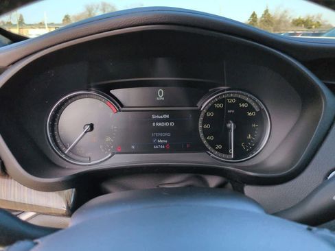 Used 2019 Cadillac XT4 Premium Luxury image 32