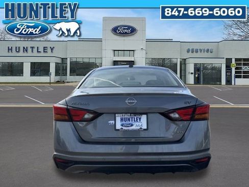 Used 2024 Nissan Altima 2.5 SV image 3