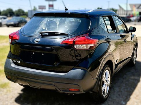Used 2019 Nissan Kicks S FWD image 17