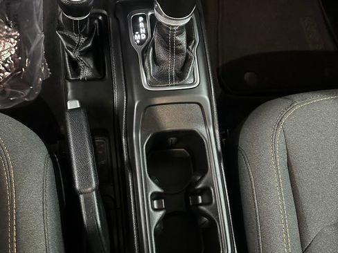 Used 2024 Jeep Wrangler Unlimited AWD/4WD image 18