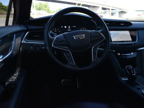 Used 2023 Cadillac XT5 Sportv w/ Technology Package AWD/4WD image 17