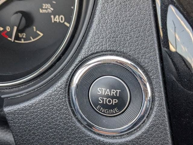 Used 2020 Nissan Rogue SV FWD image 25