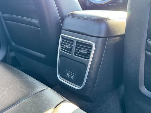 Used 2021 Chrysler 300 Touring L AWD/4WD image 18