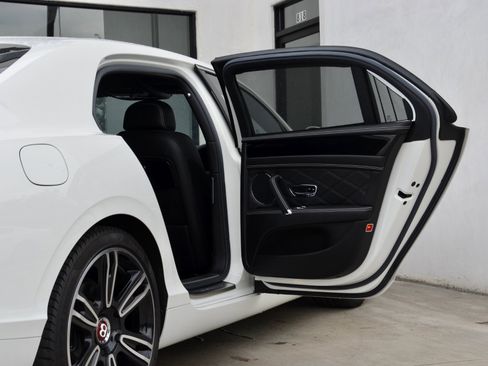 Used 2016 Bentley Flying Spur V8 AWD/4WD image 24