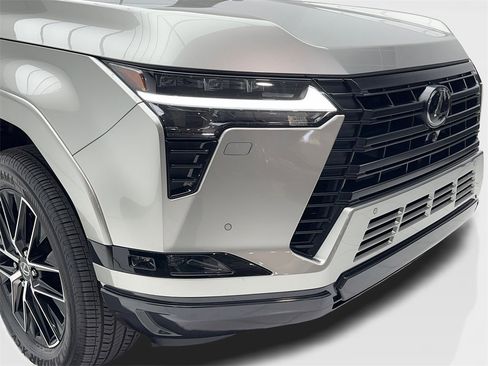 Used 2025 Lexus GX 550 image 3