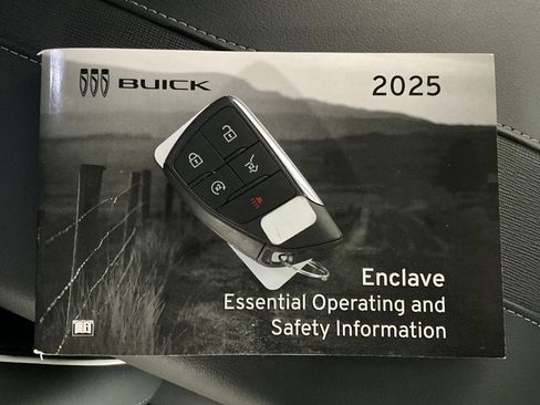 Used 2025 Buick Enclave Preferred AWD/4WD image 14