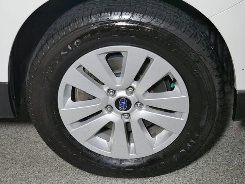 Used 2019 Subaru Outback 2.5i Premium image 15