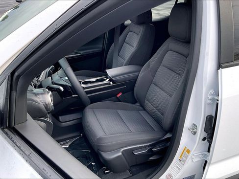 Used 2025 Chevrolet Equinox LT image 22