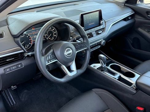 Used 2024 Nissan Altima 2.5 SV FWD image 19