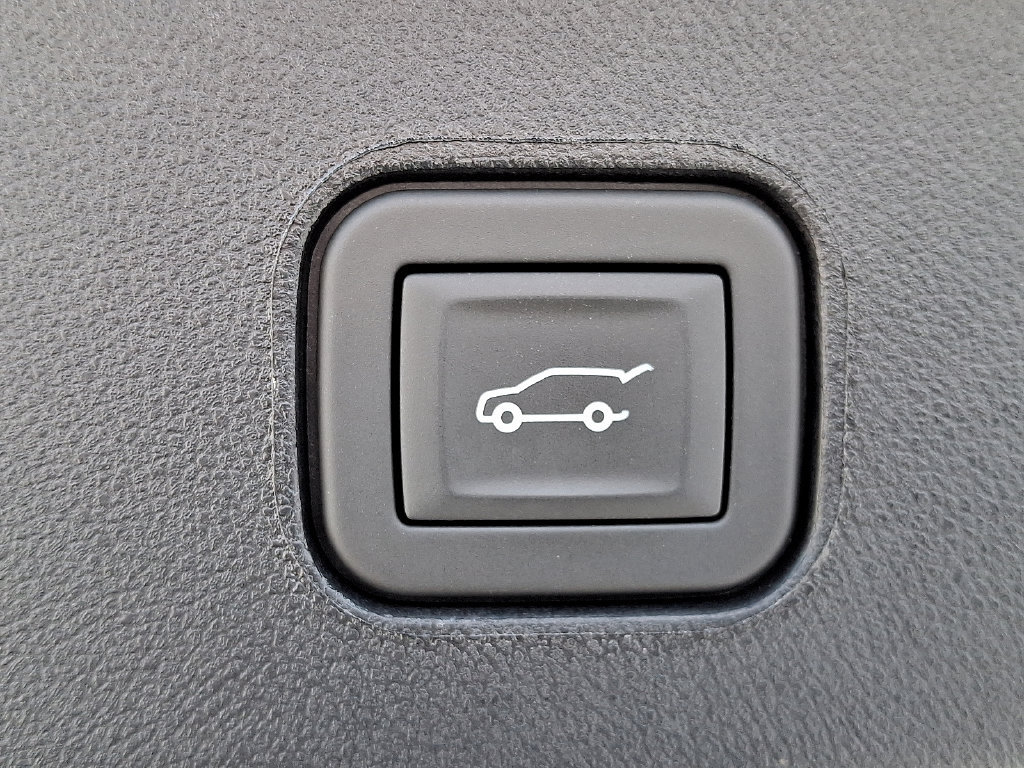 Used 2025 Cadillac Lyriq Sport w/ LPO, Floor Liner Package AWD/4WD image 27