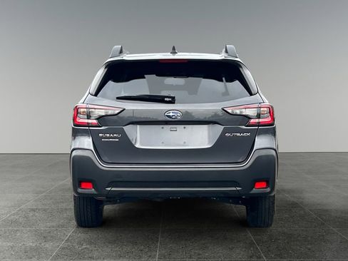 Used 2023 Subaru Outback Premium AWD/4WD image 8