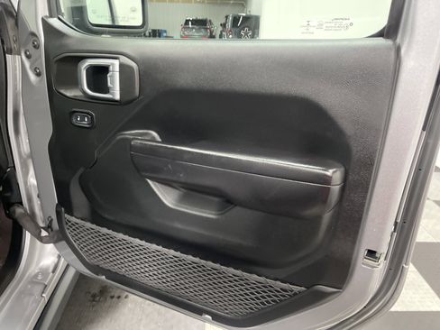 Used 2021 Jeep Wrangler Unlimited Rubicon w/ LED Lighting Group image 25