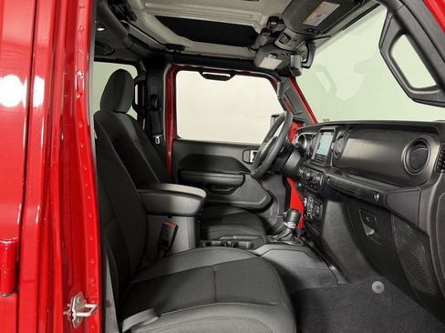 Certified 2023 Jeep Wrangler Unlimited w/ 8.4" Radio Group image 31