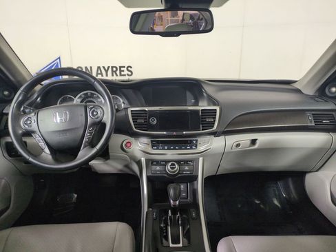 Used 2015 Honda Accord Touring image 12