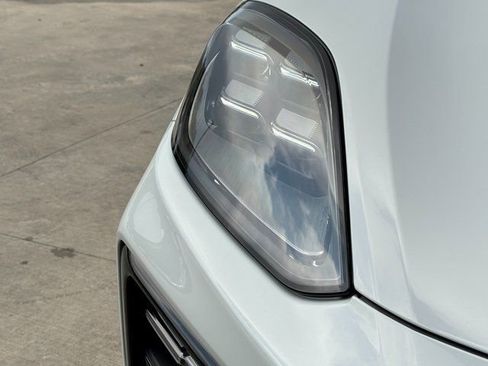 Certified 2026 Porsche Cayenne Coupe AWD/4WD image 12