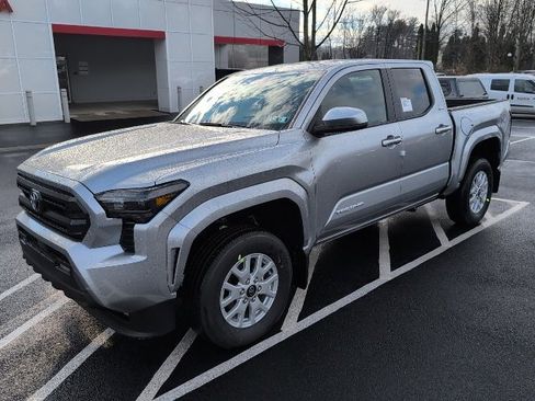New 2025 Toyota Tacoma SR5 image 7