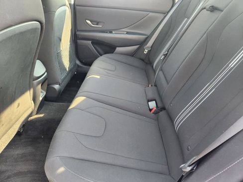 Used 2025 Hyundai Elantra SEL FWD image 30