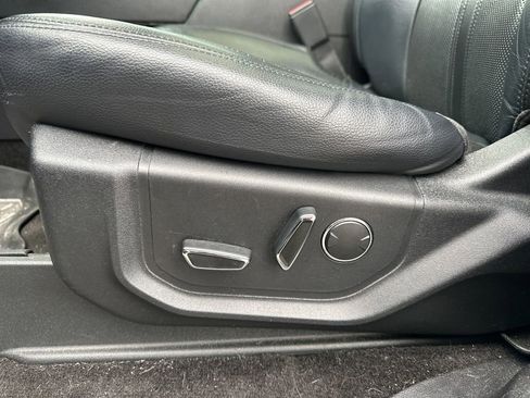 Used 2018 Ford Expedition Limited image 18