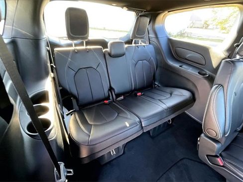 New 2026 Chrysler Pacifica Select image 28