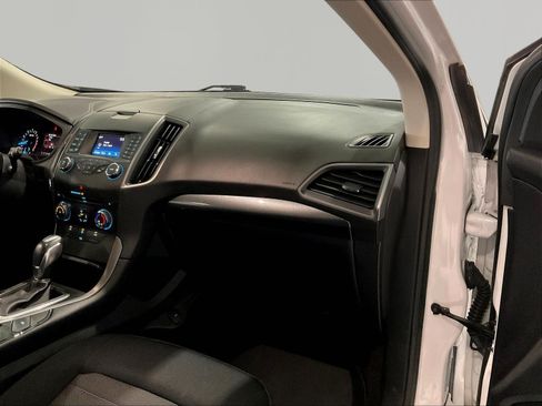 Used 2018 Ford Edge SE FWD image 26