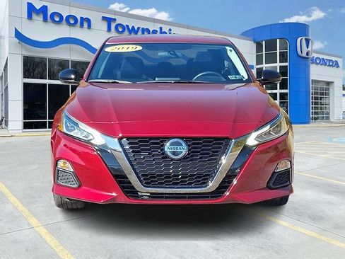 Used 2019 Nissan Altima 2.5 SR w/ SR Premium Package image 2