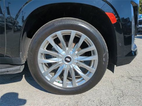 Used 2022 Cadillac Escalade ESV Premium Luxury image 11