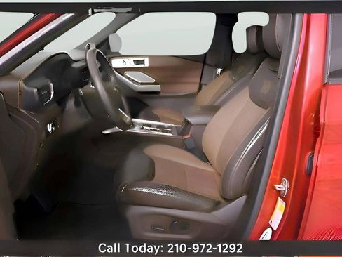 Used 2023 Ford Explorer King Ranch w/ Technology Package RWD image 17