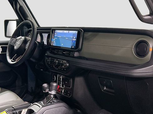 Used 2025 Jeep Gladiator Mojave image 27