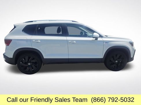 Used 2024 Volkswagen Taos SE w/ Black Wheel Plus Package AWD/4WD image 7