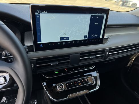 New 2025 Lincoln Corsair FWD w/ Equipment Group 101A image 17