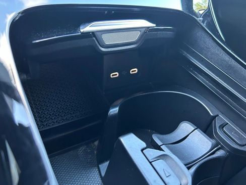 Used 2025 Mercedes-Benz C 300 Sedan image 23