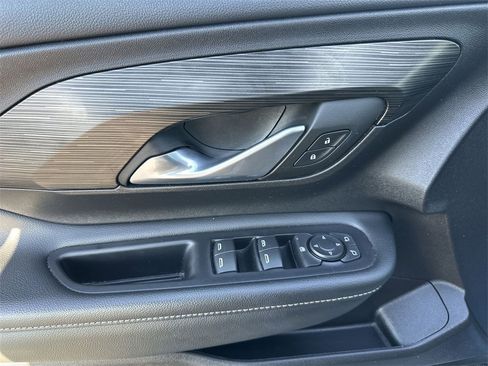 Certified 2024 GMC Terrain SLE image 13