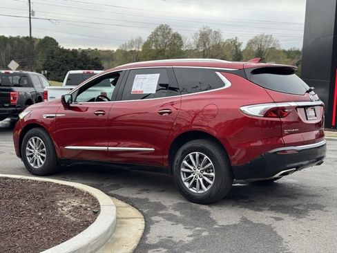 Used 2024 Buick Enclave Premium image 8