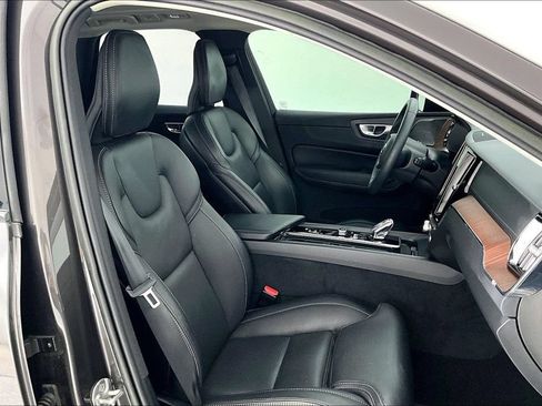 Certified 2023 Volvo XC60 T8 Ultimate w/ Climate Package AWD/4WD image 8