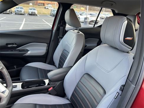 Used 2023 Nissan Kicks SR w/ SR Premium Package image 9