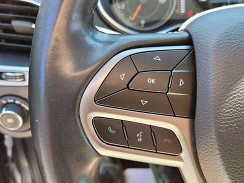 Used 2019 Jeep Cherokee Latitude Plus image 27