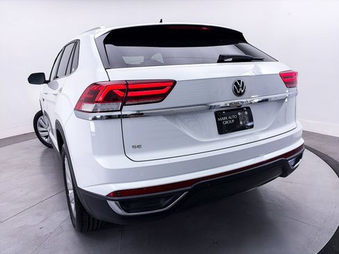 Used 2023 Volkswagen Atlas Cross Sport SE w/ Panoramic Sunroof Package FWD image 4