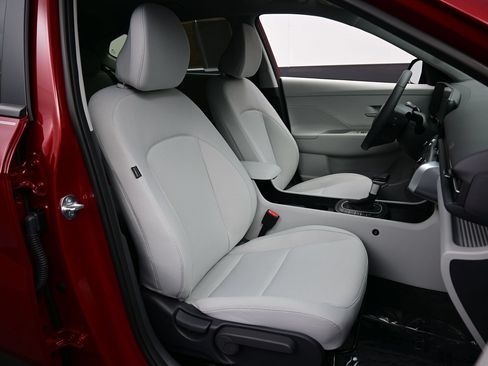 Used 2025 Hyundai Kona SEL AWD/4WD image 15