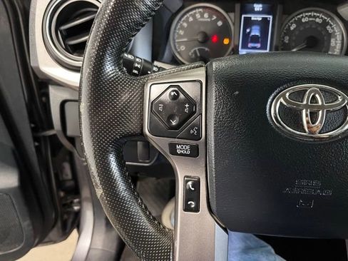 Used 2016 Toyota Tacoma SR5 RWD image 25