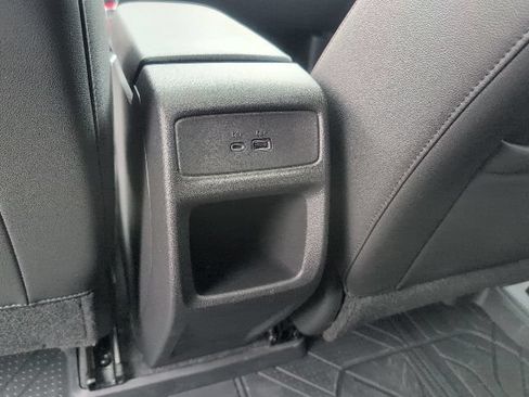 Used 2024 Chevrolet Trax RS w/ Sunroof Package FWD image 35