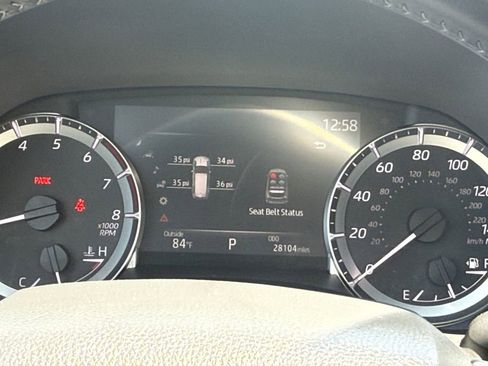 Used 2023 Toyota Highlander XLE AWD/4WD image 13