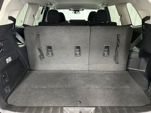 Used 2024 Subaru Ascent Premium image 12