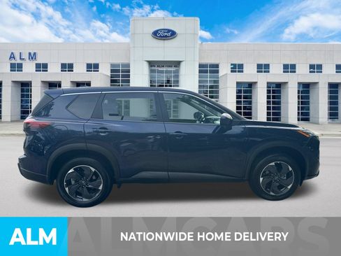 Used 2025 Nissan Rogue SV FWD image 4