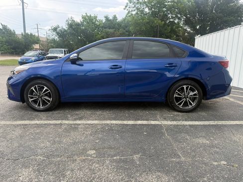 Used 2024 Kia Forte LXS w/ LXS Technology Package FWD image 2