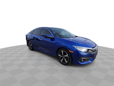 Used 2017 Honda Civic Touring image 2