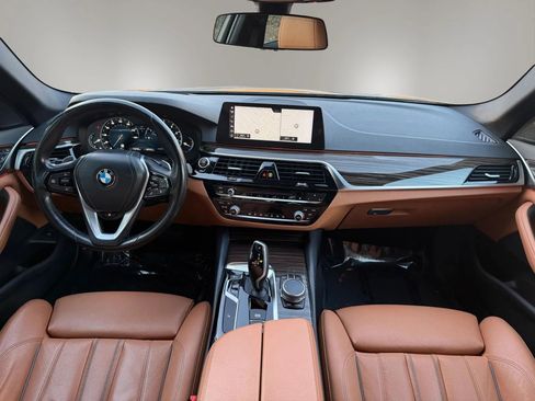 Used 2018 BMW 530i xDrive 530i xDrive Sedan 4D w/ Premium Package image 19